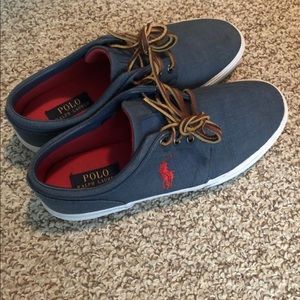 Polos